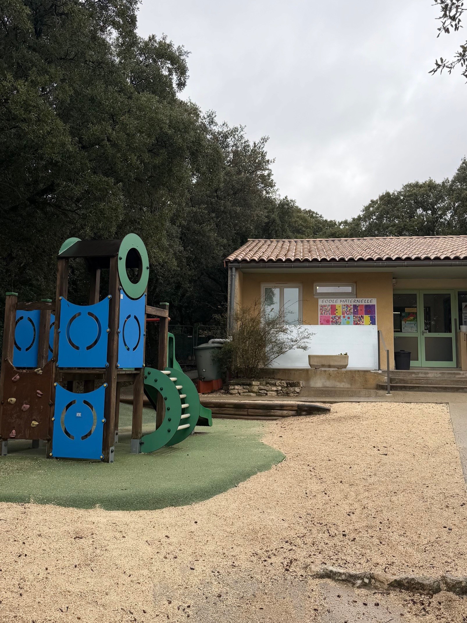 IDCI Réseau à Bollène-ecole la garde adhémar, baie informatique, internet